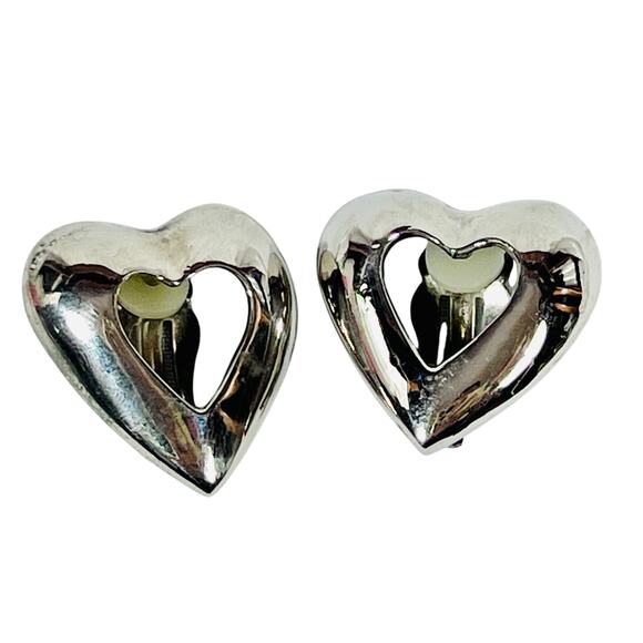 Vintage Hollow Heart Earring Lever Back Silver Tone Whimsical - Picture 1 of 5